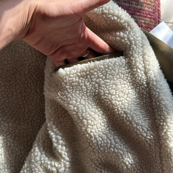 NWOT LEVIS CLASSIC TAN BROWN SHERPA TRUCKER JACKET BUTTON UP - Picture 5 of 7